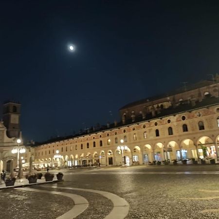 Апартаменти Il Castello Delle Dame - Il Maschio Віджевано Екстер'єр фото